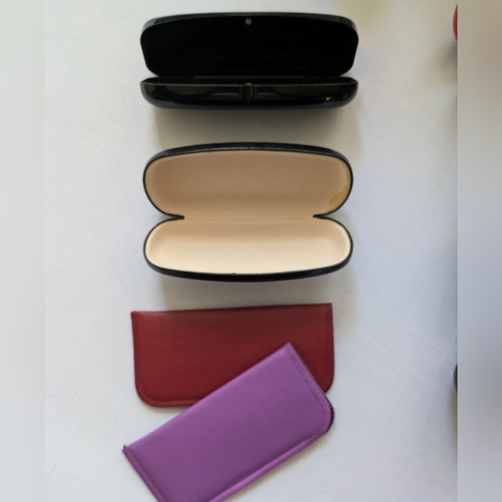 7 Pack Of Eyeglass Cases - 5 Hard, 2 Soft. - Picture 5 of 6